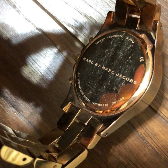 Marc by Marc Jacobs Rose-gold watch - Picture 6 of 8